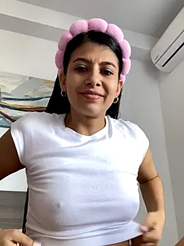 Snapshot of Lenapink19 chatting on October 2025 08:42:01 PM Lenapink19 online show from October 2025 08:42:01 PM