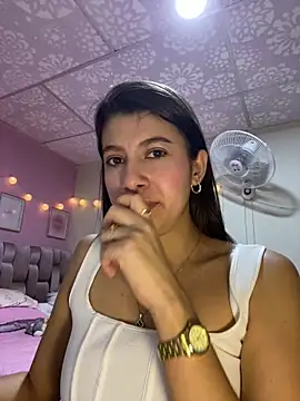 Snapshot of Lenapink19 chatting on November 2025 12:10:01 AM Lenapink19 online show from November 2025 12:10:01 AM