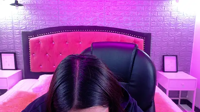 Natalie loffreda online show from October 2025 02:55:01 AM