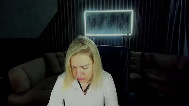 Anna Snows online show from October 2025 05:39:02 AM