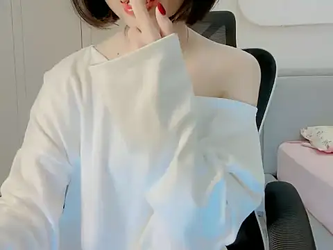 ggLovee online show from October 2025 11:19:01 AM