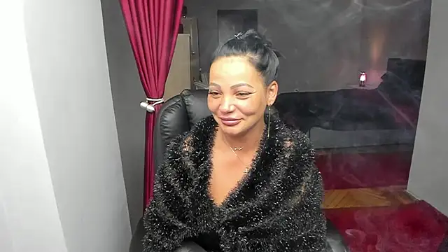 Snapshot of Ella_sweety00 chatting on November 2025 06:17:01 PM Ella sweety00 online show from November 2025 06:17:01 PM