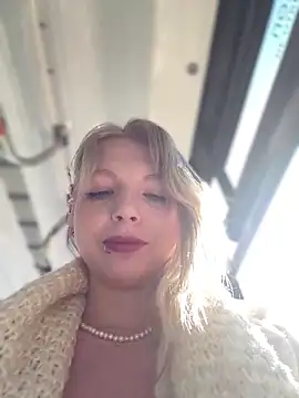 Snapshot of EveLittleSinner chatting on September 2025 08:52:02 AM EveLittleSinner online show from September 2025 08:52:02 AM