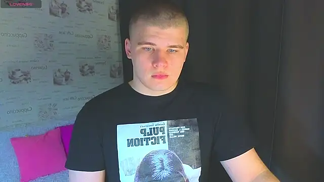 kittenmurr online show from October 2025 08:19:01 PM