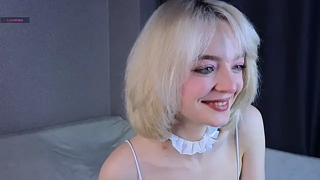 Snapshot of ShizukaBlanche chatting on November 2025 05:31:02 AM ShizukaBlanche online show from November 2025 05:31:02 AM