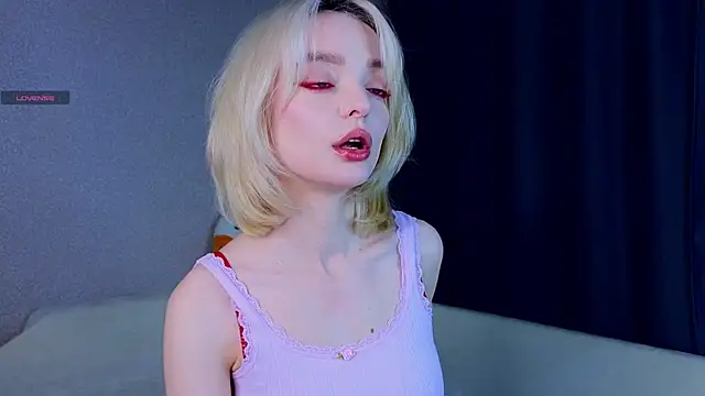 Snapshot of ShizukaBlanche chatting on November 2025 03:18:02 AM ShizukaBlanche online show from November 2025 03:18:02 AM