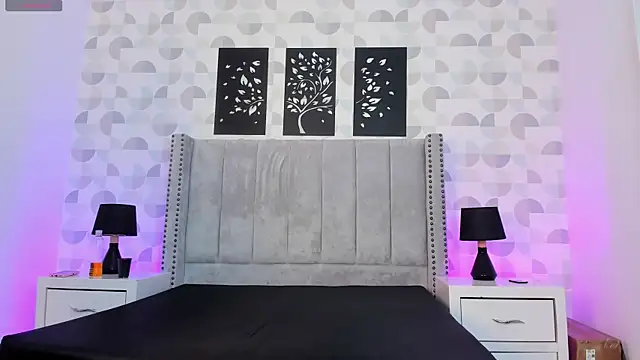 natasha moreno online show from October 2025 12:19:02 PM