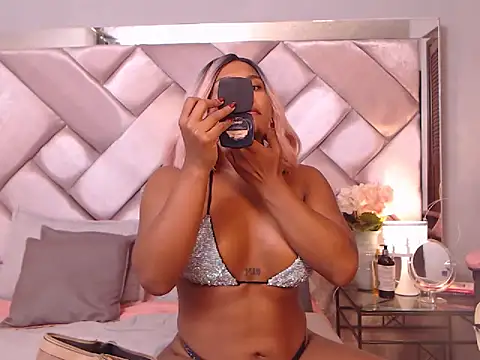 Snapshot of Ashleyroberst chatting on November 2025 10:05:01 AM Ashleyroberst online show from November 2025 10:05:01 AM