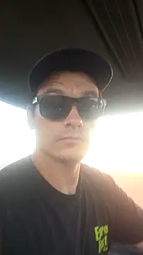 Snapshot of twistafatpipe chatting on September 2025 11:31:02 PM twistafatpipe online show from September 2025 11:31:02 PM