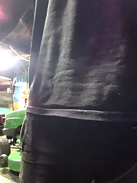 Snapshot of twistafatpipe chatting on October 2025 11:07:02 AM twistafatpipe online show from October 2025 11:07:02 AM