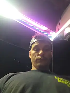 Snapshot of twistafatpipe chatting on October 2025 12:22:01 AM twistafatpipe online show from October 2025 12:22:01 AM