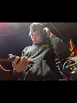 Snapshot of twistafatpipe chatting on October 2025 05:54:02 AM twistafatpipe online show from October 2025 05:54:02 AM