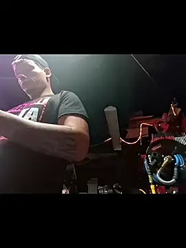 Snapshot of twistafatpipe chatting on October 2025 06:25:01 AM twistafatpipe online show from October 2025 06:25:01 AM