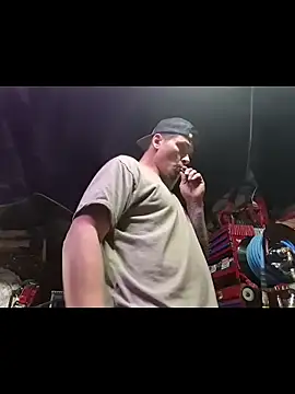 Snapshot of twistafatpipe chatting on October 2025 01:20:02 AM twistafatpipe online show from October 2025 01:20:02 AM