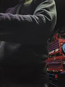 Snapshot of twistafatpipe chatting on October 2025 04:13:02 AM twistafatpipe online show from October 2025 04:13:02 AM