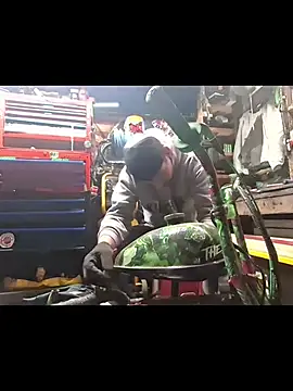 Snapshot of twistafatpipe chatting on November 2025 10:19:02 PM twistafatpipe online show from November 2025 10:19:02 PM