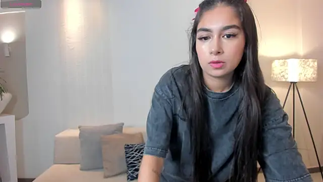 VeronicaBlue online show from November 2025 10:25:01 AM