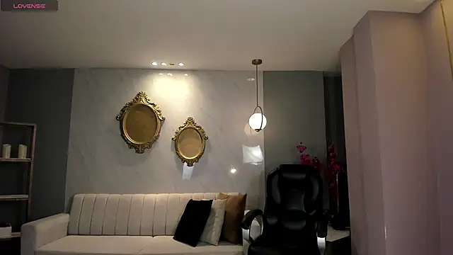 Snapshot of NataliaGaret chatting on October 2025 02:45:02 AM NataliaGaret online show from October 2025 02:45:02 AM