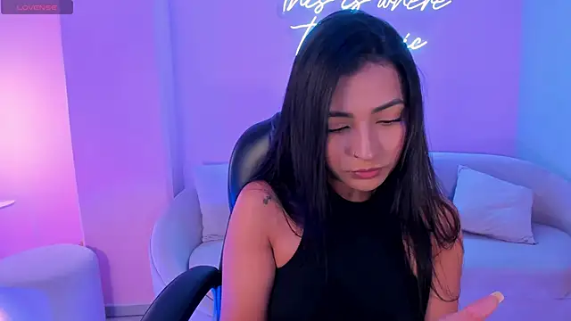 AyshelBrown online show from October 2025 04:45:01 AM