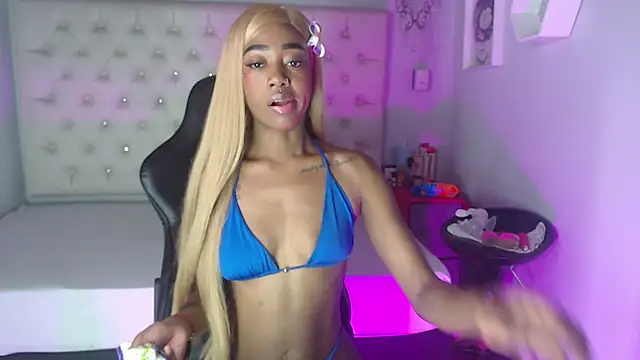 Snapshot of candyy_ebony chatting on October 2025 04:20:02 AM candyy ebony online show from October 2025 04:20:02 AM