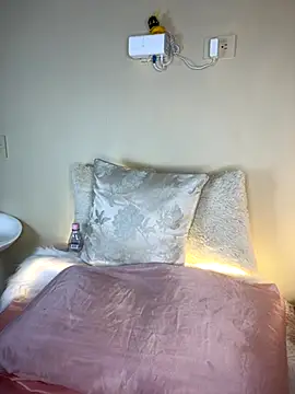 AriaHeavenss online show from September 2025 01:27:01 AM