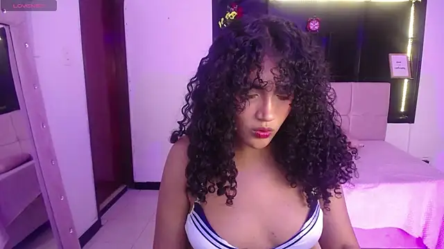 Snapshot of emiily_smith1 chatting on October 2025 09:46:01 PM emiily smith1 online show from October 2025 09:46:01 PM