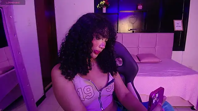 Snapshot of emiily_smith1 chatting on October 2025 01:20:02 PM emiily smith1 online show from October 2025 01:20:02 PM