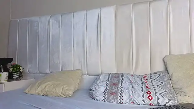 Miriam milf online show from October 2025 02:54:02 AM