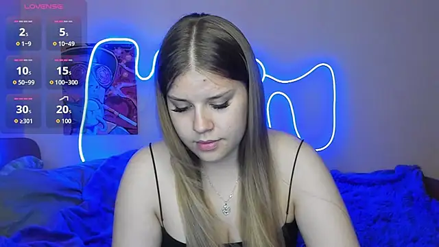KiraKyler online show from September 2025 07:52:02 AM