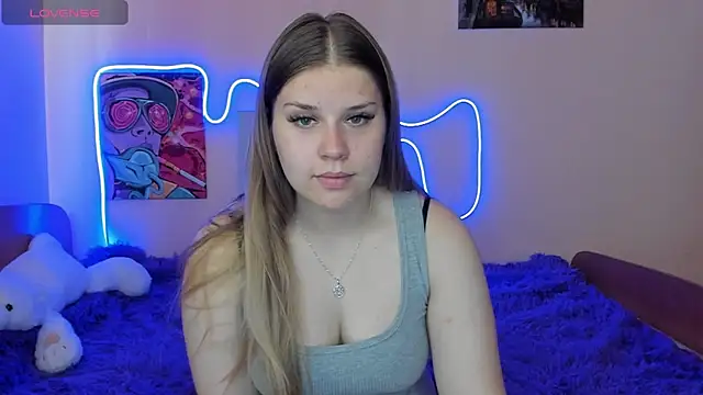 KiraKyler online show from September 2025 04:47:01 AM