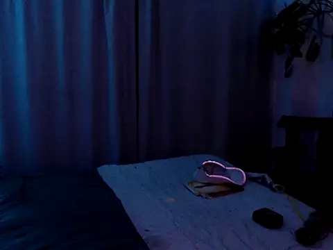 Snapshot of bluegoddessstoned chatting on October 2025 02:52:01 AM bluegoddessstoned online show from October 2025 02:52:01 AM