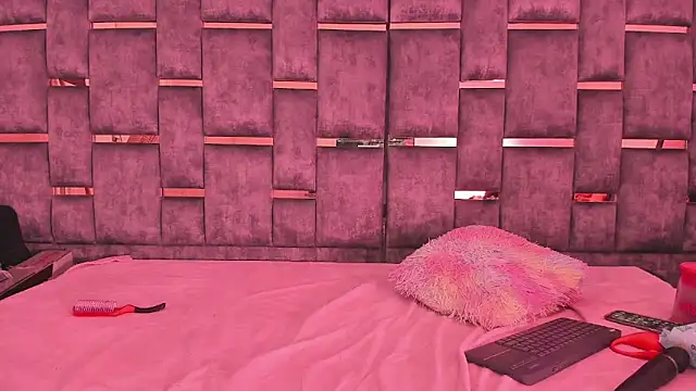 Mitsury foxx online show from September 2025 05:11:01 AM