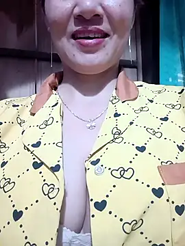 Snapshot of Nana-bar chatting on September 2025 08:03:01 AM Nana-bar online show from September 2025 08:03:01 AM