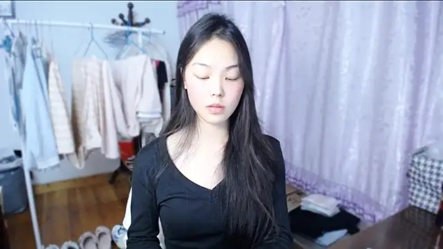 yao-yao  online show from November 2025 01:54:02 PM