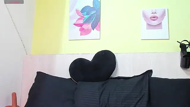 AtheneaArbelaez  online show from October 2025 12:50:02 PM