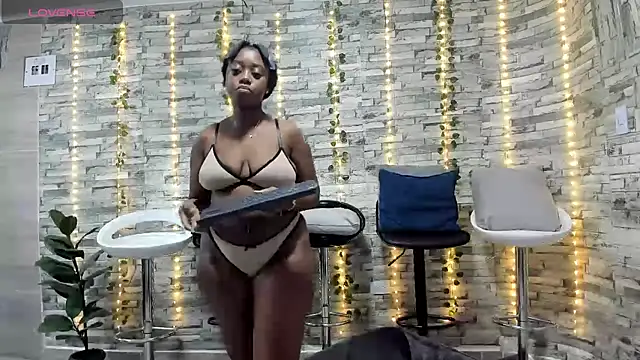 Snapshot of eroticgirls_xx chatting on October 2025 11:00:02 AM eroticgirls xx online show from October 2025 11:00:02 AM