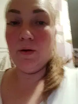 Kiss Eva online show from November 2025 06:08:01 PM