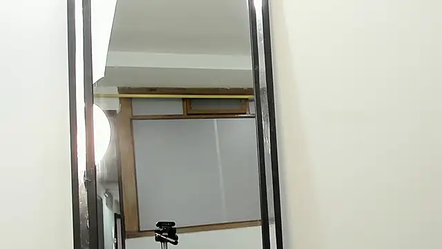 Marianee Rousse online show from November 2025 10:21:02 PM