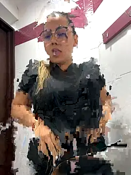 CandelaMartineez online show from October 2025 03:10:01 PM