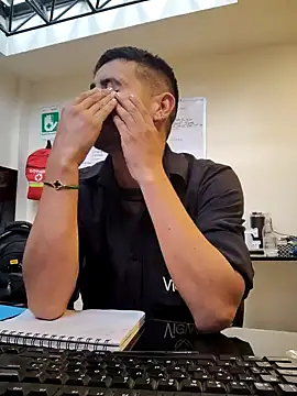 Snapshot of Juann-cock chatting on November 2025 04:07:02 PM Juann-cock online show from November 2025 04:07:02 PM