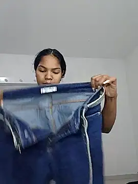 Snapshot of CloeeHills_ chatting on September 2025 10:37:01 AM CloeeHills online show from September 2025 10:37:01 AM