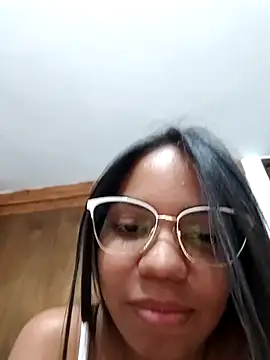 Snapshot of CloeeHills_ chatting on October 2025 04:29:01 AM CloeeHills online show from October 2025 04:29:01 AM