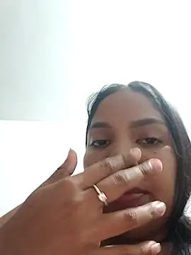 Snapshot of CloeeHills_ chatting on October 2025 12:52:02 AM CloeeHills online show from October 2025 12:52:02 AM