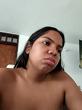 Snapshot of CloeeHills_ chatting on October 2025 12:57:02 PM CloeeHills online show from October 2025 12:57:02 PM