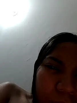 Snapshot of CloeeHills_ chatting on October 2025 03:43:01 PM CloeeHills online show from October 2025 03:43:01 PM