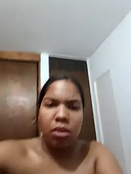 Snapshot of CloeeHills_ chatting on October 2025 06:52:01 PM CloeeHills online show from October 2025 06:52:01 PM