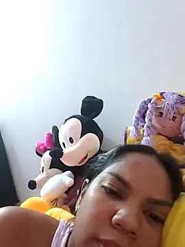 Snapshot of CloeeHills_ chatting on October 2025 02:23:02 AM CloeeHills online show from October 2025 02:23:02 AM