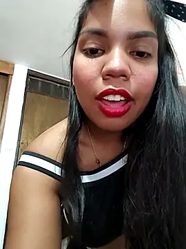 Snapshot of CloeeHills_ chatting on October 2025 04:45:01 AM CloeeHills online show from October 2025 04:45:01 AM