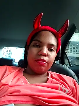 Snapshot of CloeeHills_ chatting on October 2025 10:11:01 PM CloeeHills online show from October 2025 10:11:01 PM