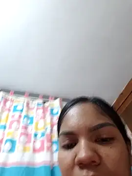 Snapshot of CloeeHills_ chatting on November 2025 12:07:02 PM CloeeHills online show from November 2025 12:07:02 PM